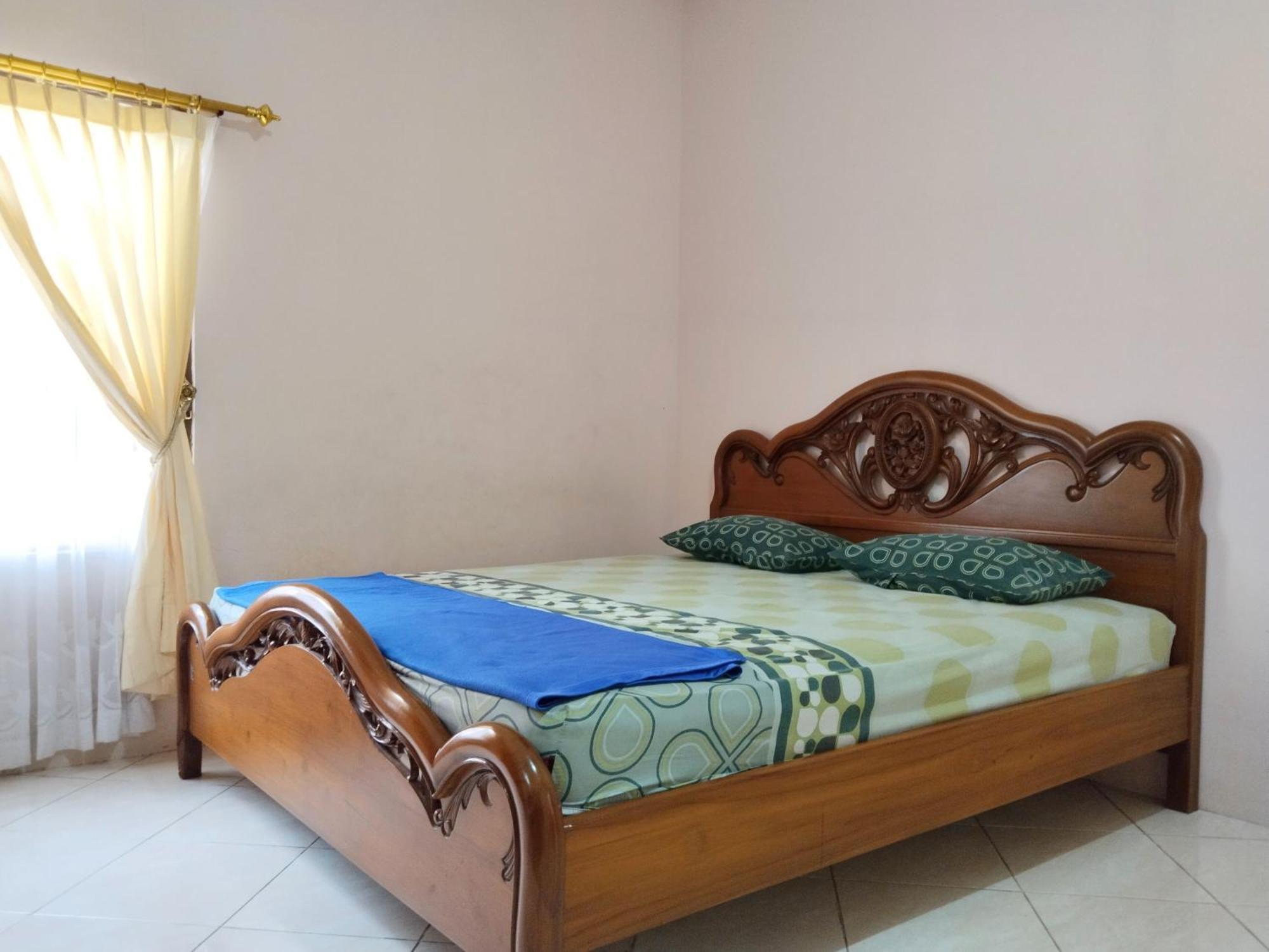 Villa Yustisia Curug 7 Cilember Cisarua Esterno foto