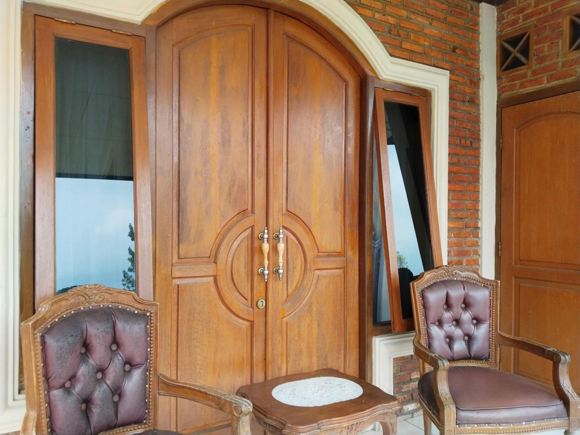 Villa Yustisia Curug 7 Cilember Cisarua Esterno foto
